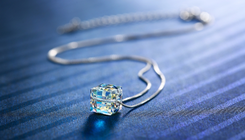 如何成功建设一个吸引眼球的珠宝饰品网站？